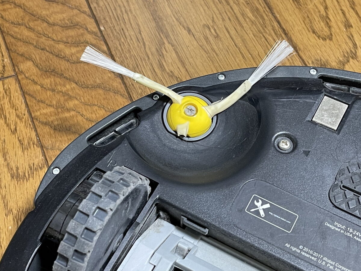 ルンバのブラシがもげたので社外品ブラシに交換 おうちごと